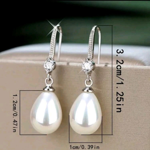 "Pearl" Elegant Faux Pearl Teardrop Earrings New! - Picture 4 of 4